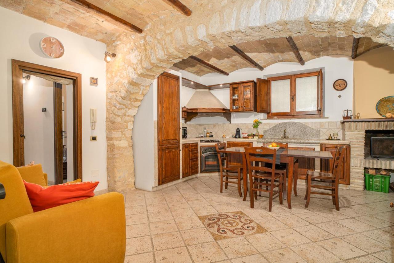 La Casa Dell' Etrusco Villa Tarquinia Exteriör bild