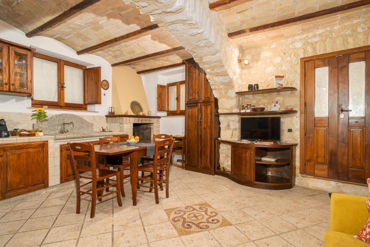 La Casa Dell' Etrusco Villa Tarquinia Exteriör bild